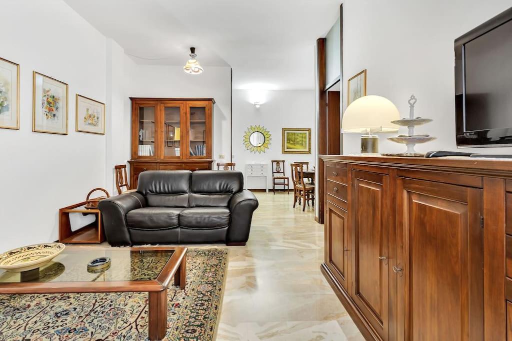 Alessia'S Flat - Sesto Apartment Sesto San Giovanni Bagian luar foto